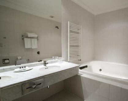 Hotel Jose Nogueira bathroom