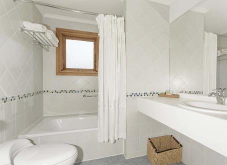 Hotel Las Torres bathroom